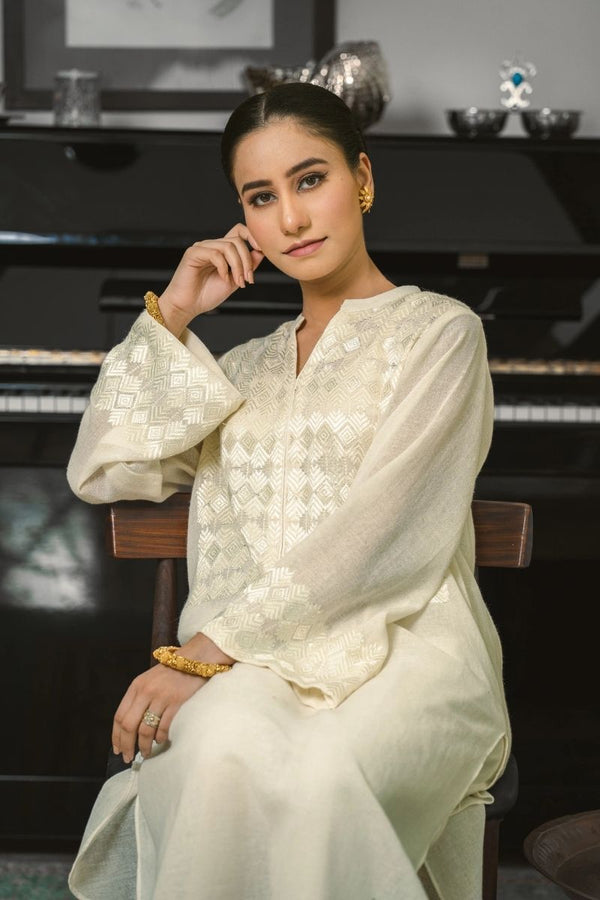 Extra image for Ivory Threads