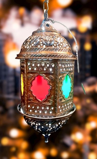 Handing morocan style lamp