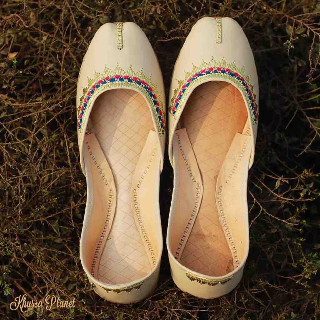 Handcrafted Tilla Work Khussa