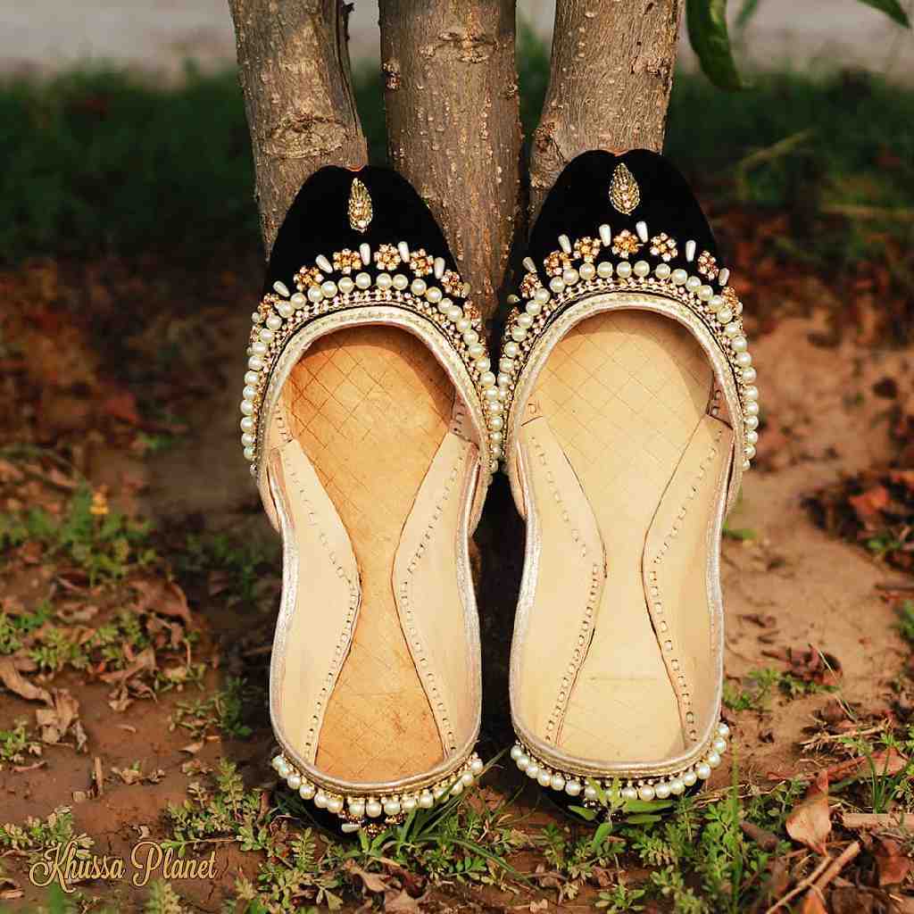 Pearl Dabka Work Khussa