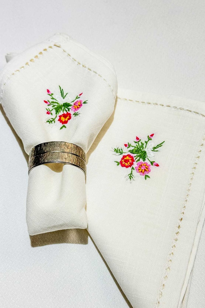 PINK EMBROIDERED DINNER NAPKIN