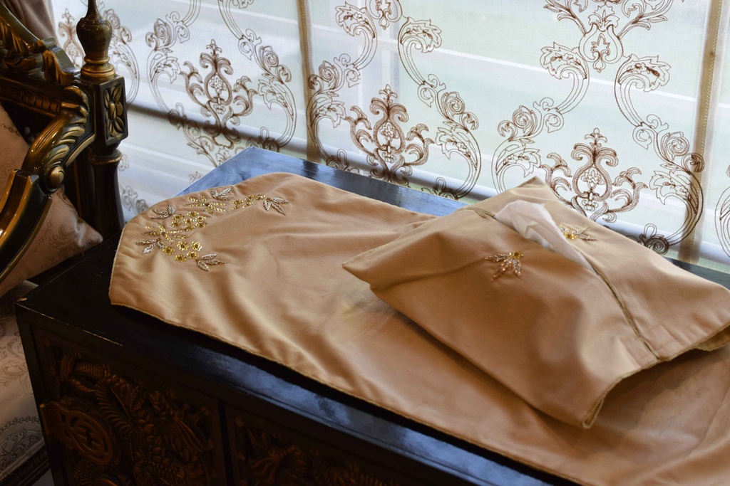 VS-7 Gold Velvet Formal Runner and Tissue Box Cover Set