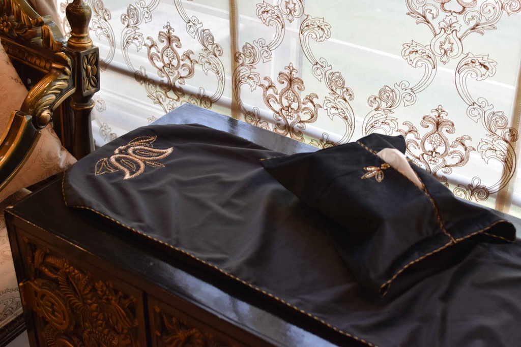 VS-6 Black Velvet Formal Runner and Tissue Box Cover Set