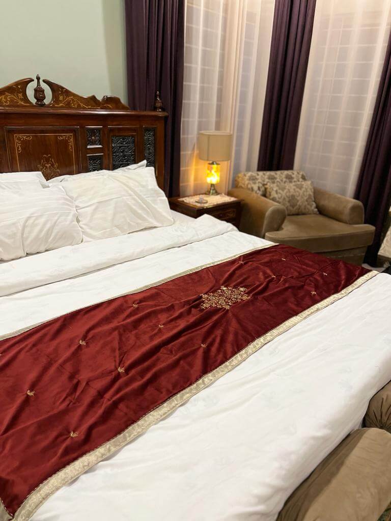 BT-4 Maroon Velvet Bed Throws