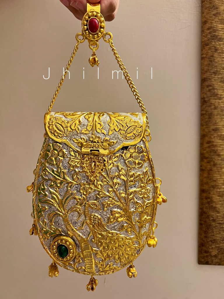 Sunehri Glow Clutch- Design 4