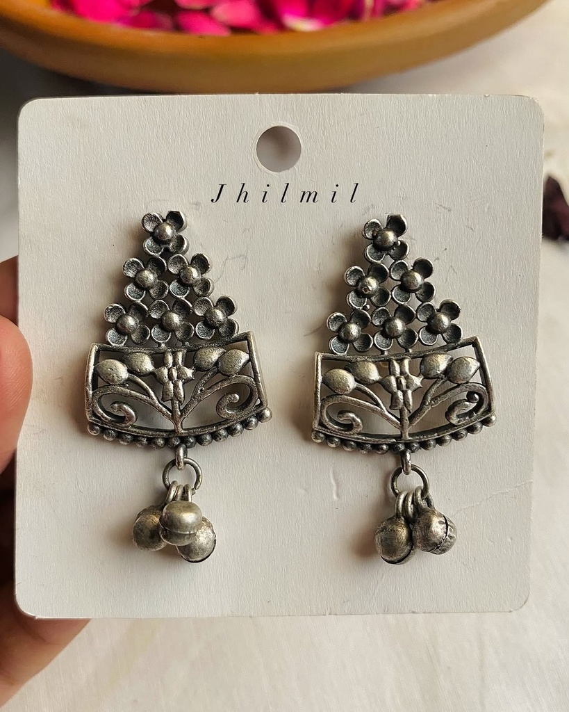 Gulfishan ghungroo earrings