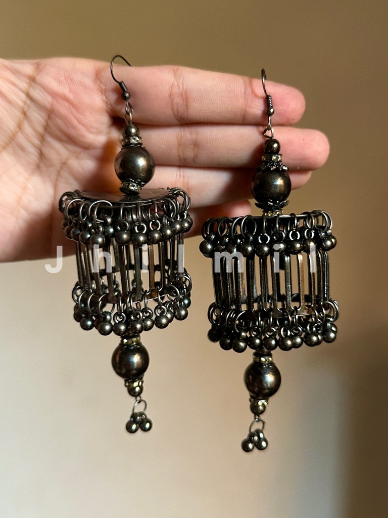 Black Polish Pinjra Earrings