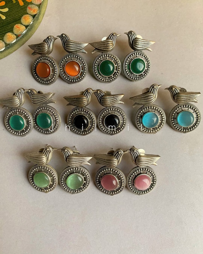 Bird Motif Circled Ear candy