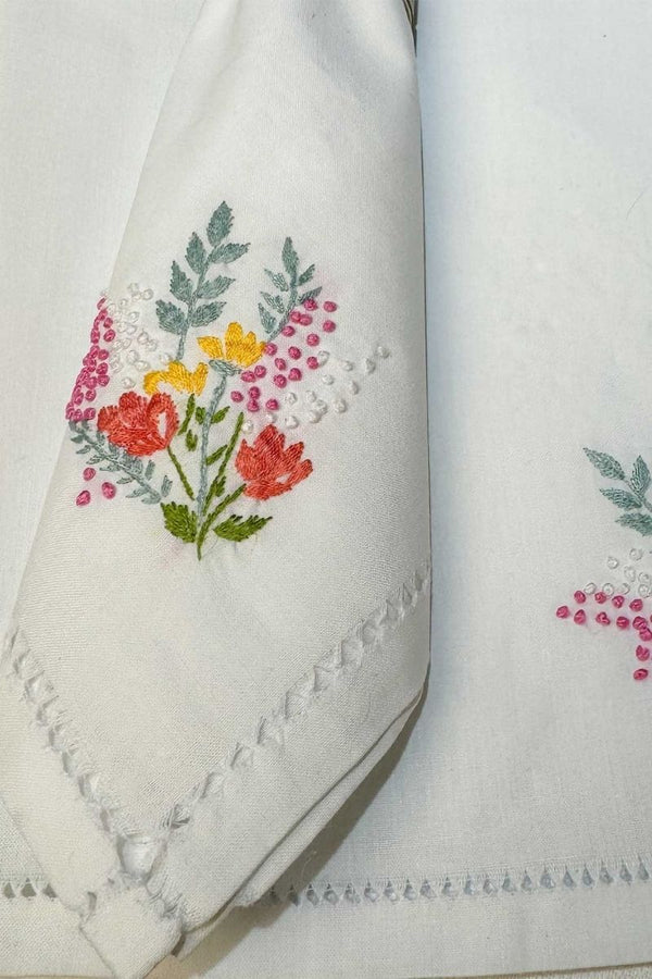 EMBROIDERED TABLE NAPKIN