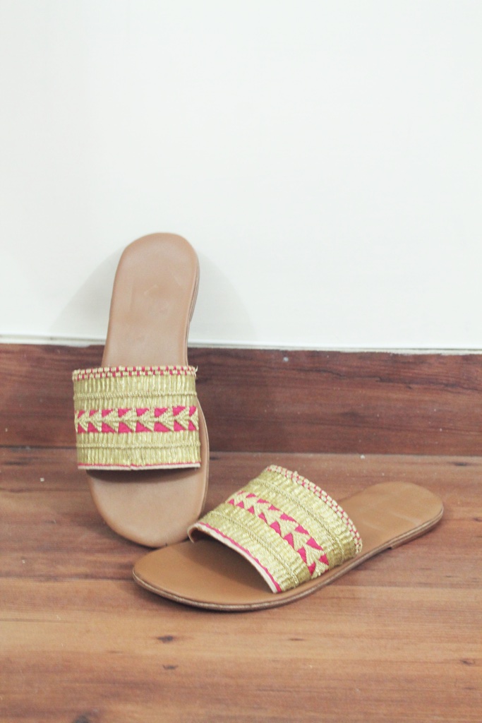 handmade afghan tilla work chappal