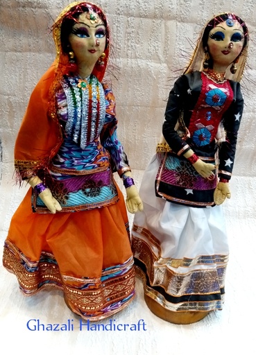 [PK0130-GN-GEN-014962] Traditional Pakistani dolls