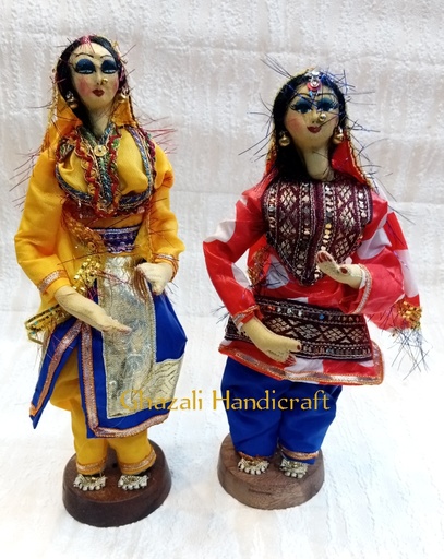 [PK0130-GN-GEN-014963] Traditional Pakistani dolls