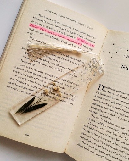 [PK9711-MR-GEN-029958] Baby Bloom Bookmark