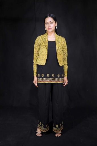 [Q-33-24] Dazzling Divas