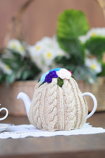 [8-kn-20] Flower Tea Cozy - Light Beige