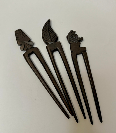 [VC-NUQ-164] Handcarved Wooden Bun Pin