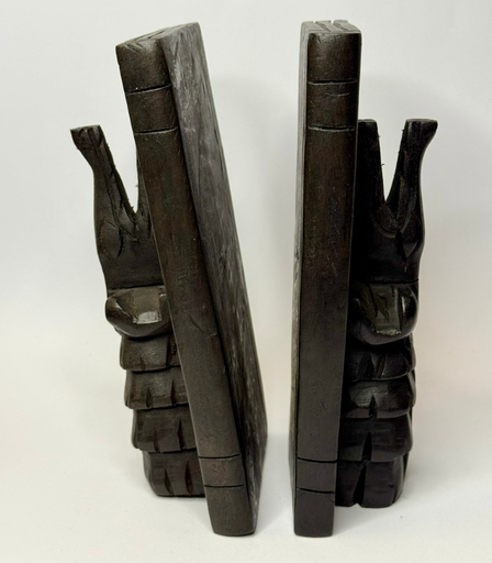 [VC-NUQ-204] Handcarved Wooden Crocodile Bookends