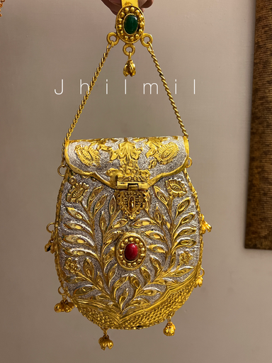 [VC-JHIL-011] Sunehri Glow Clutch- Design 3