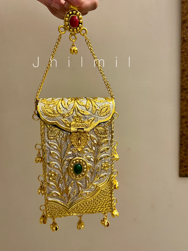 [VC-JHIL-013] Sunehri Glow Clutch- Design 5