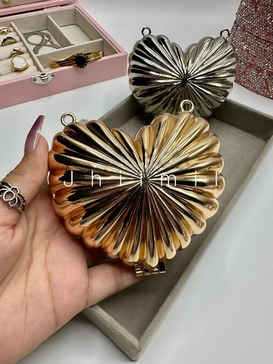 [VC-JHIL-035] Mini Heart Metal Clutch