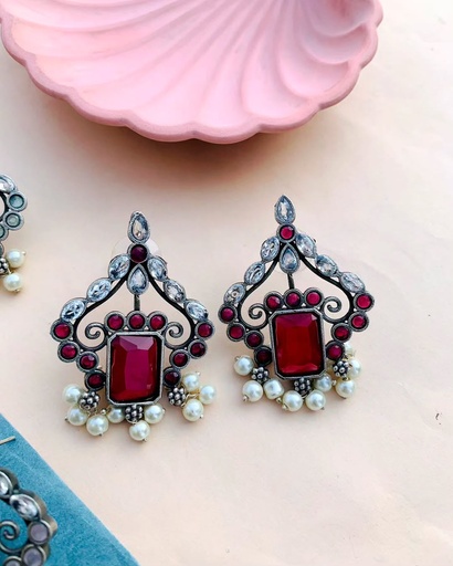 [VC-JHIL-149] Zircon Pearls Embalished Ear candy