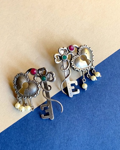 [VC-JHIL-159] Lock heart Ear candy