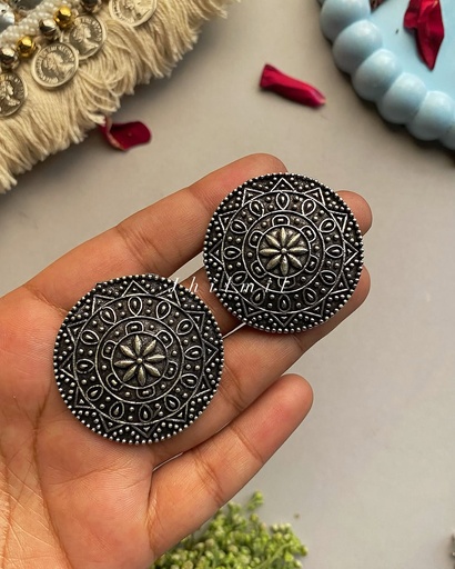[VC-JHIL-241] Oxidized Studs - Design D