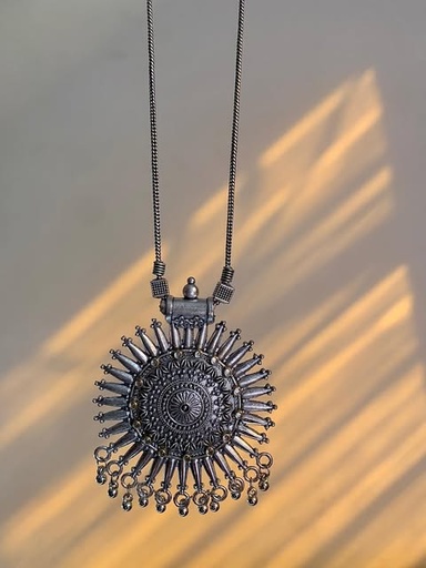 [VC-JHIL-447] Sooraj Pendant