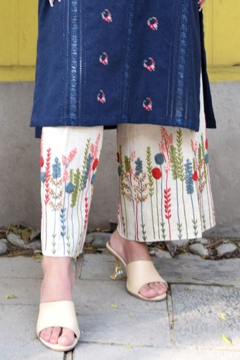 [10.P.22] FLORAL EMBROIDERED PANTS